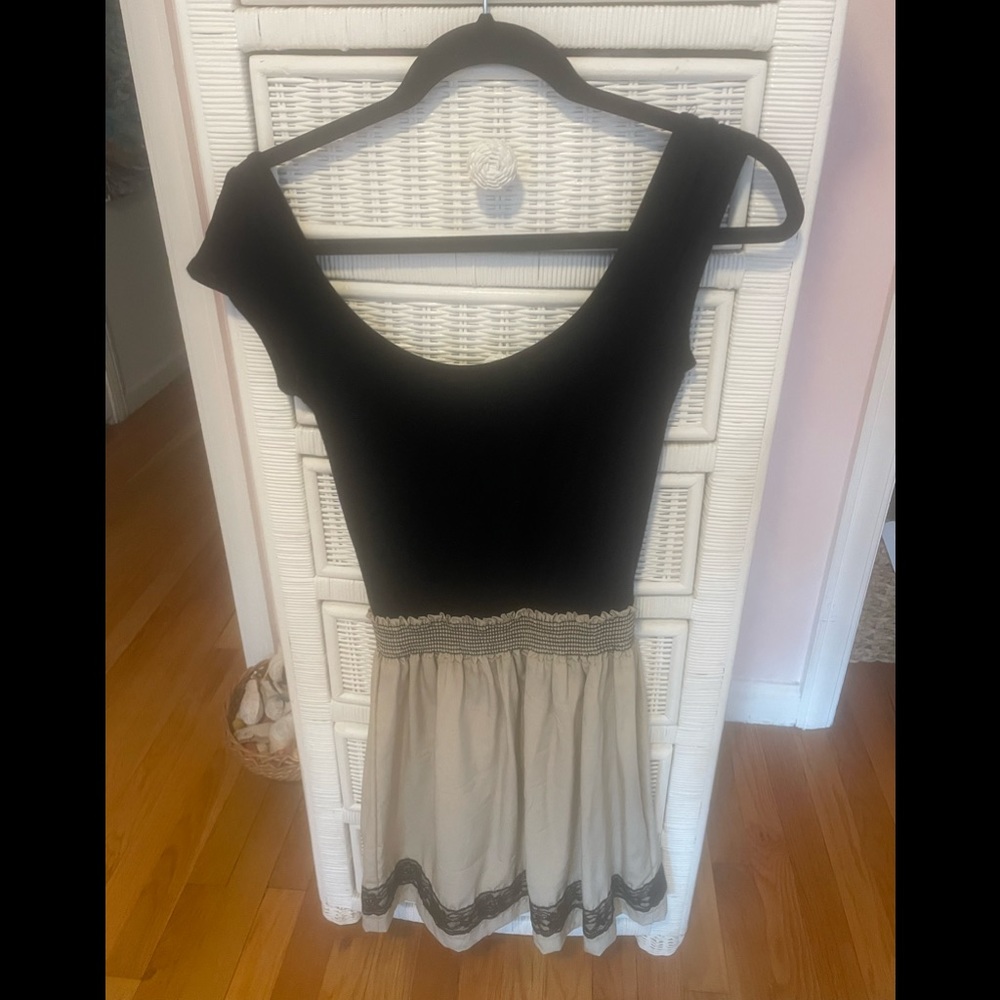 Adorable short sleeve dress